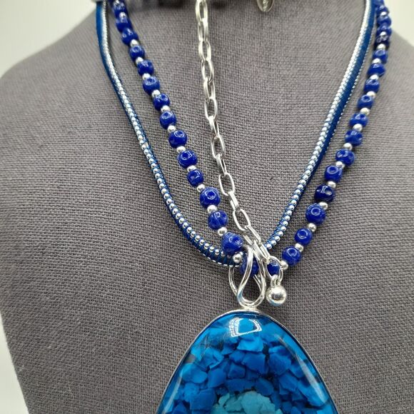 Chico's Faux Turquoise Chip Huge 4" Lucite Pendant Beaded Necklace 33" - Picture 10 of 11